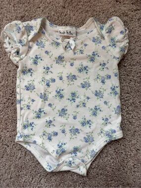 Kate Hill Cream Floral Baby Bodysuit with Blue Roses